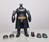 Figura do Batman Thrasher Armor Suit completo