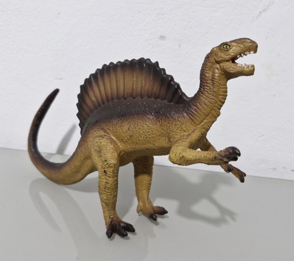 Spinosaurus - Descobrindo o Mundo dos Dinossauros (Salvat 2001)