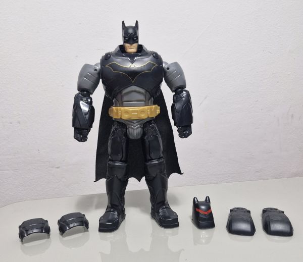 Figura do Batman Thrasher Armor Suit completo
