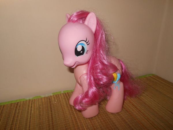 My Little Pony - Pinkie Pie Faz a Festa (Hasbro) 2012