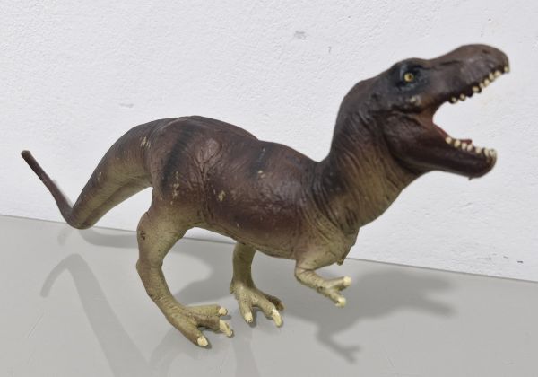 Tyrannosaurus - Descobrindo o Mundo dos Dinossauros (Salvat 2001)
